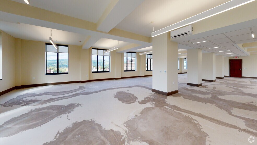 E 200 E State Street, Ithaca, NY à louer - Numérisation 3D Matterport – Image 3 sur 21