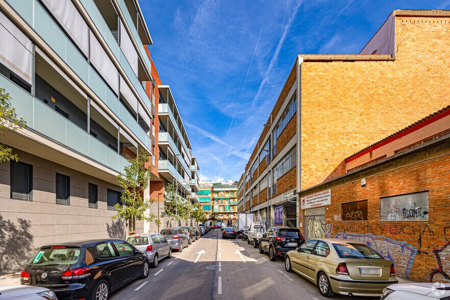 Industriel/Logistique dans L'Hospitalet de Llobregat, Barcelona à louer - Photo de l’immeuble – Image 2 sur 4