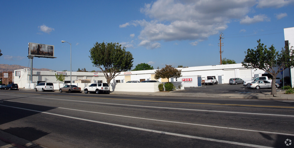 9906-9924 Canoga Ave, Chatsworth, CA à louer - Photo de l’immeuble – Image 1 sur 11