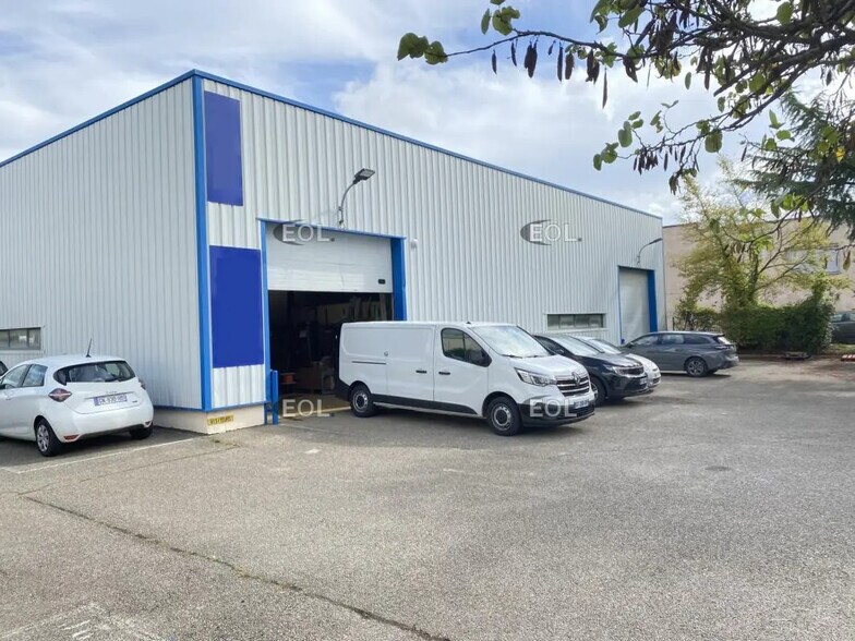 Local d’activités dans Chassieu à louer - Photo de l’immeuble – Image 3 sur 15