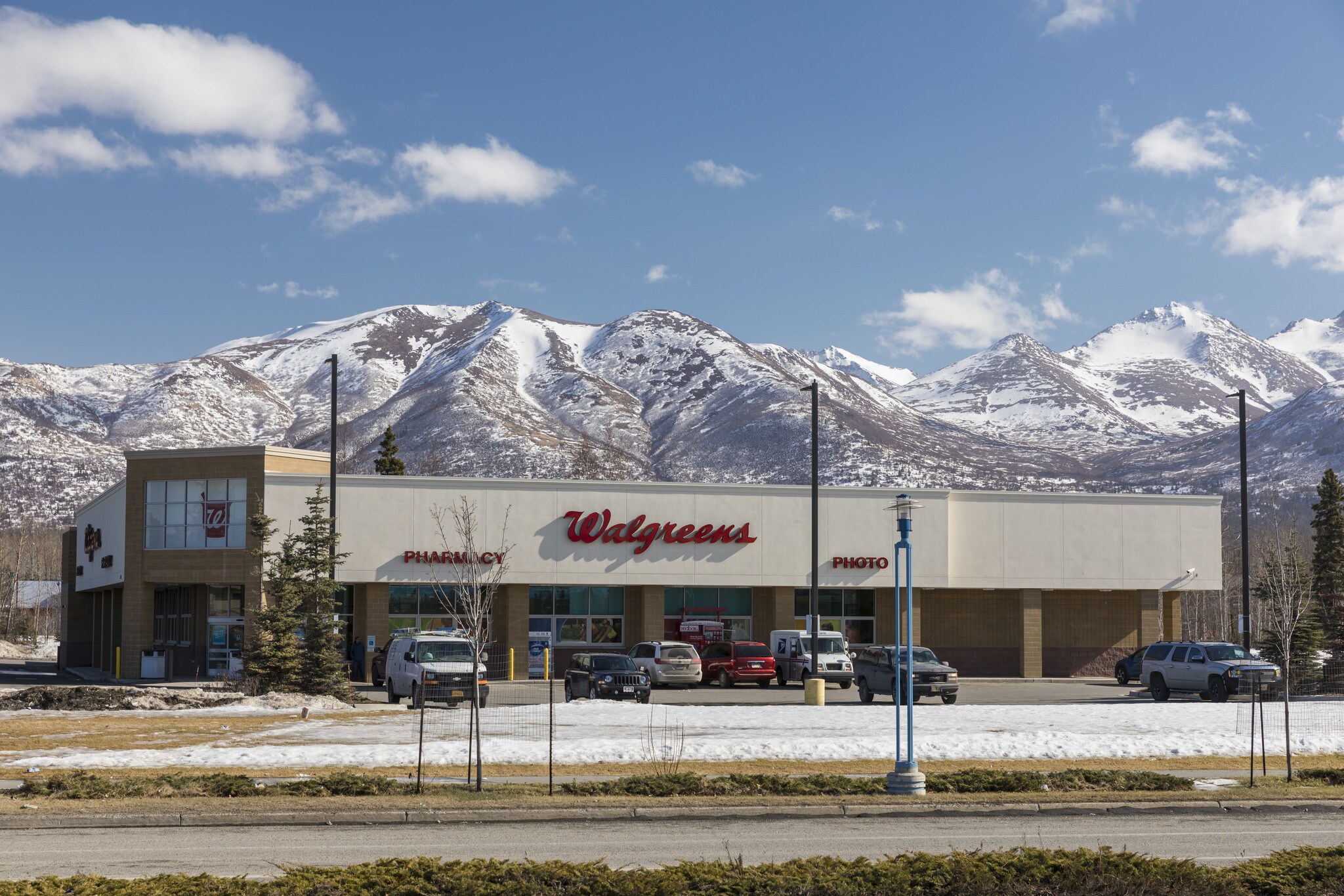 7600 Debarr Rd, Anchorage, AK à louer Photo principale– Image 1 sur 11