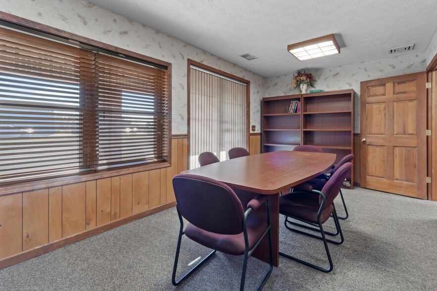 721 E Broadway St, Fortville, IN à vendre - Photo de l’immeuble – Image 3 sur 10