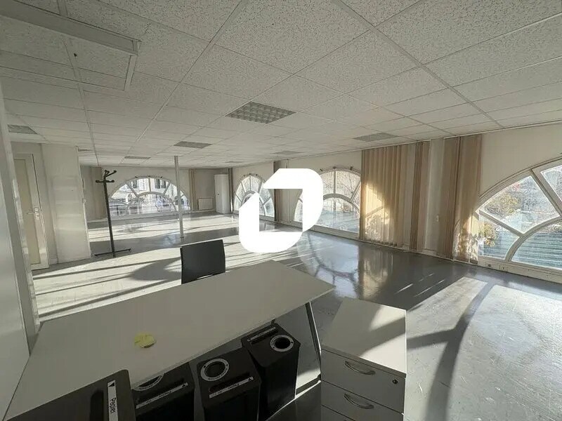 Bureau dans Poissy à louer Photo intérieure– Image 1 sur 8