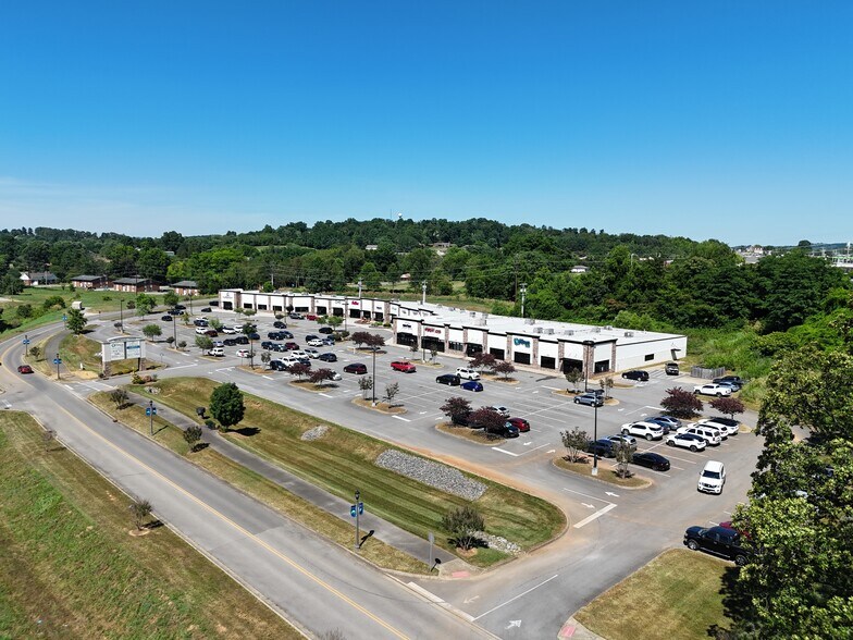 2231-2263 Sandstone Dr, Morristown, TN à vendre - Photo de l’immeuble – Image 1 sur 6