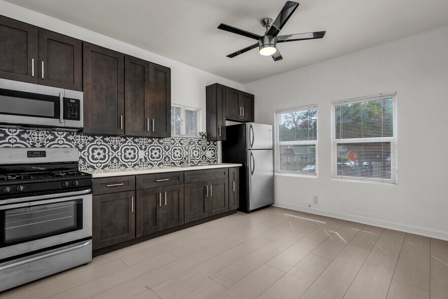 300 Patton St, Los Angeles, CA à vendre - Photo intérieure – Image 3 sur 7