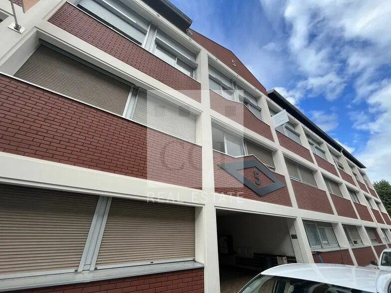 Bureau dans Lyon à louer - Photo de l’immeuble – Image 1 sur 7