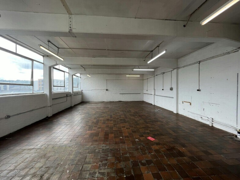 Westbourne St, High Wycombe à louer - Photo de l’immeuble – Image 2 sur 4