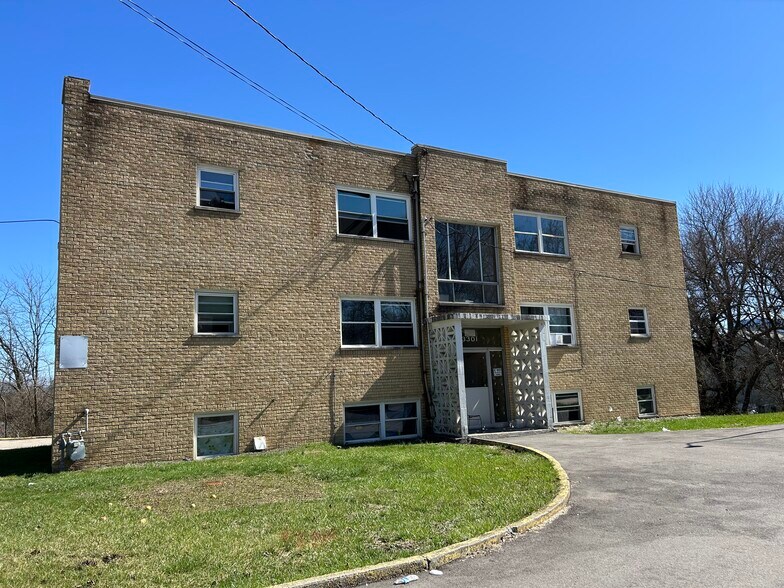 3301 Camvic Ter, Cincinnati, OH à vendre - Photo principale – Image 1 sur 5