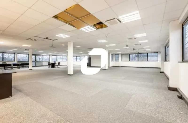 10 Rue Blaise Pascal, Élancourt à louer - Photo de l’immeuble – Image 3 sur 7