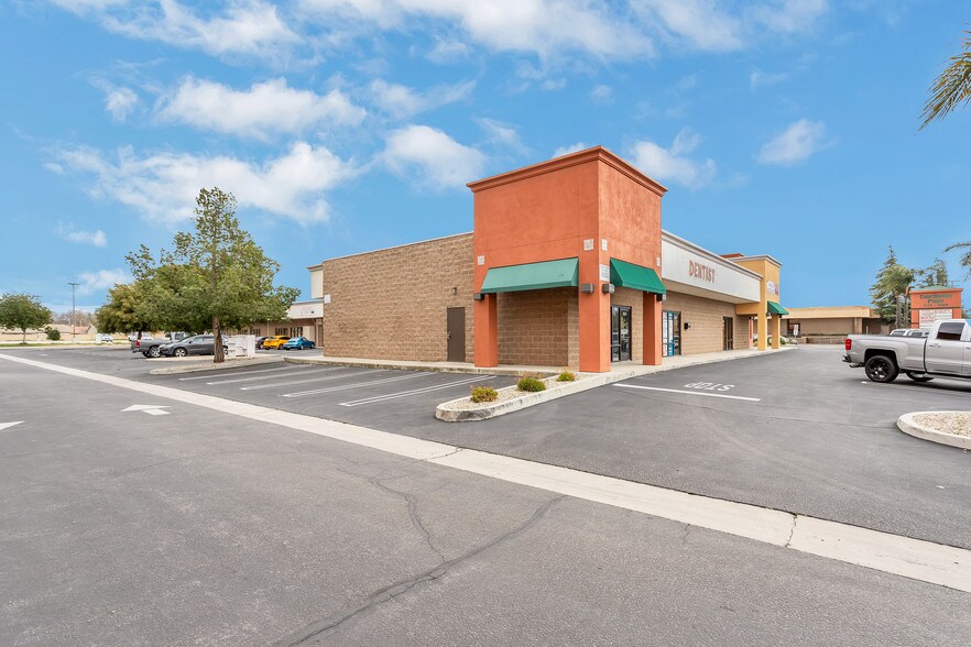 950-960 N State St, Hemet, CA à louer - Photo de l’immeuble – Image 3 sur 16