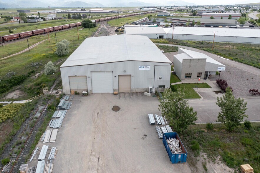 4685 Expressway portefeuille de 2 biens à vendre sur LoopNet.fr - Photo de l’immeuble – Image 3 sur 18