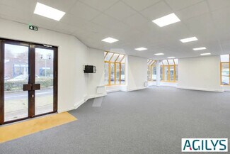 Plus de détails pour Local d'activités à louer