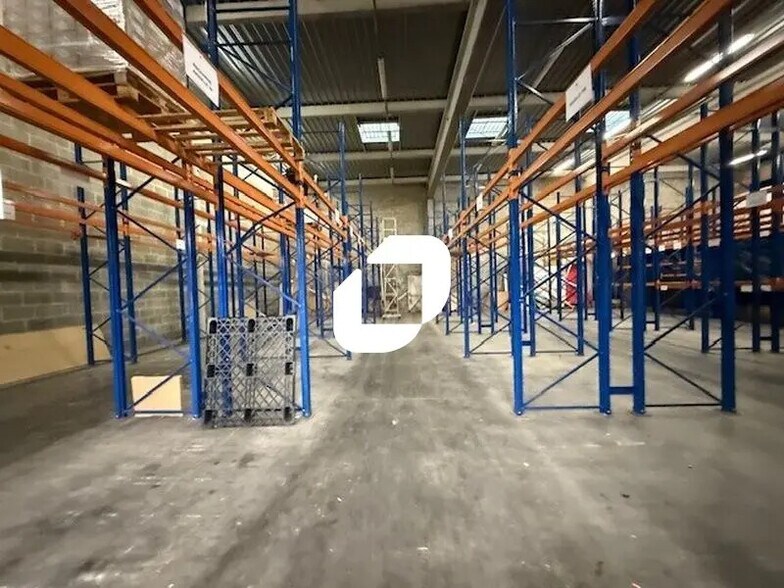 Local d'activités dans Méry-sur-Oise à vendre - Photo de l’immeuble – Image 2 sur 22