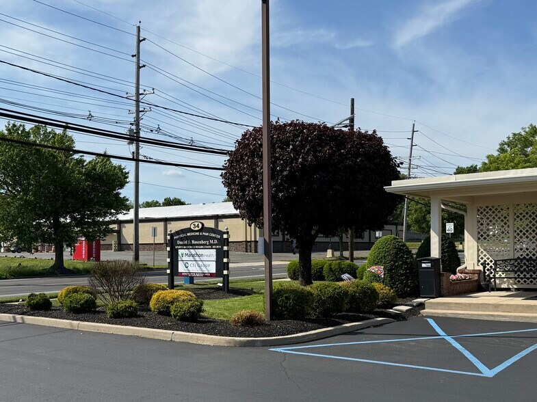 34 Scotch Rd, Ewing, NJ à louer - Photo de l’immeuble – Image 3 sur 12