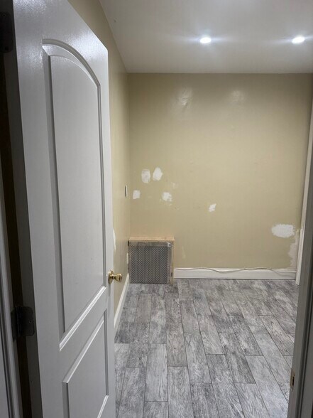 3107 37th St, Astoria, NY à louer - Photo intérieure – Image 3 sur 7