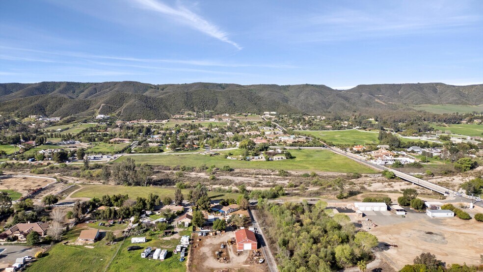 25070 Hayes Ave, Murrieta, CA à vendre - Photo de l’immeuble – Image 3 sur 26