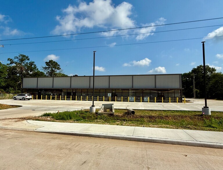 18491 Highway 105, Cleveland, TX à louer - Photo de l’immeuble – Image 1 sur 2