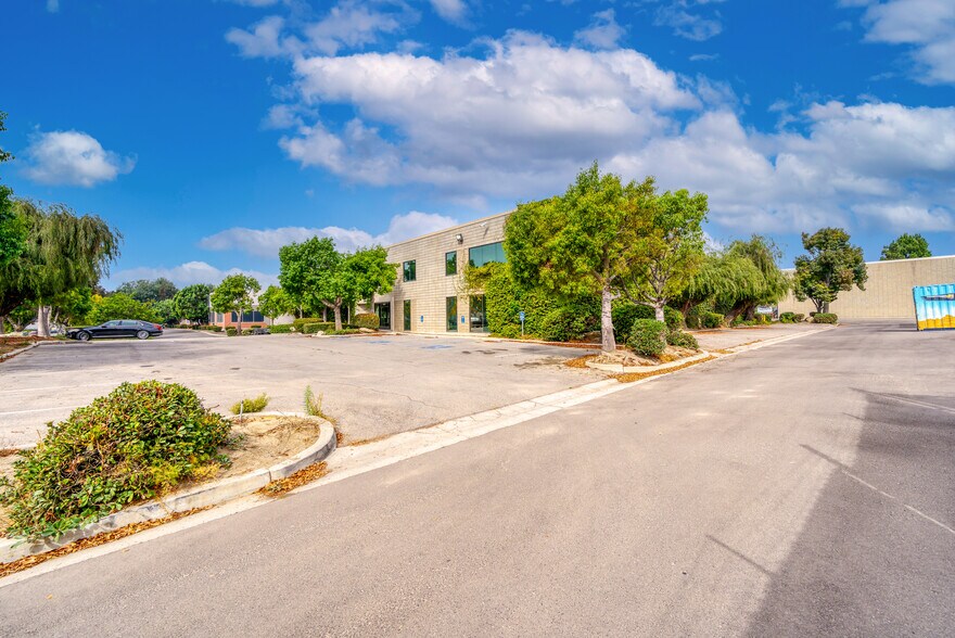 4867 Colt St, Ventura, CA à louer - Photo de l’immeuble – Image 3 sur 14