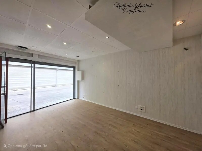 Local commercial dans Châlons-en-Champagne à louer Photo de l’immeuble– Image 1 sur 10