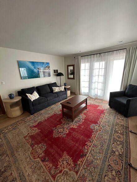 319 Ocean Front Walk, Venice, CA à louer - Photo de l’immeuble – Image 2 sur 7