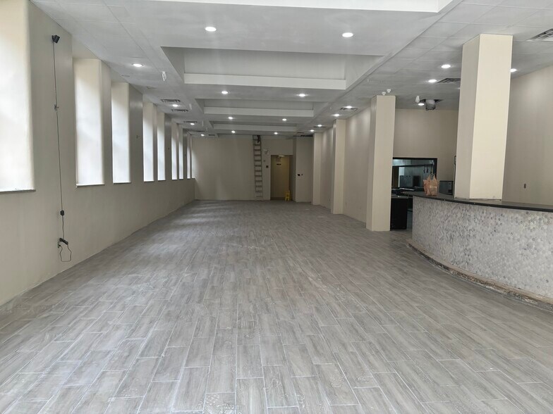 24-26 E Sixth St, Cincinnati, OH à louer - Photo de l’immeuble – Image 3 sur 7