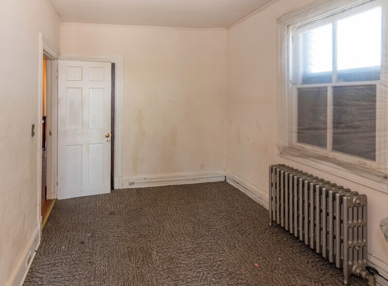 2211 E Monument St, Baltimore, MD à vendre - Photo de l’immeuble – Image 3 sur 34