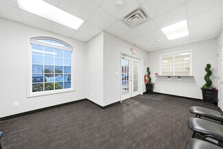 Plus de détails pour 55 2nd Ave, Brentwood, NY - Médical à louer