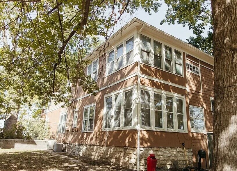 3621 Central St, Kansas City, MO à vendre - Photo de l’immeuble – Image 2 sur 7