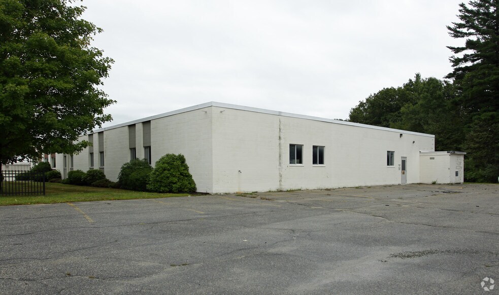 74 Powers St, Milford, NH à vendre - Photo de l’immeuble – Image 2 sur 7