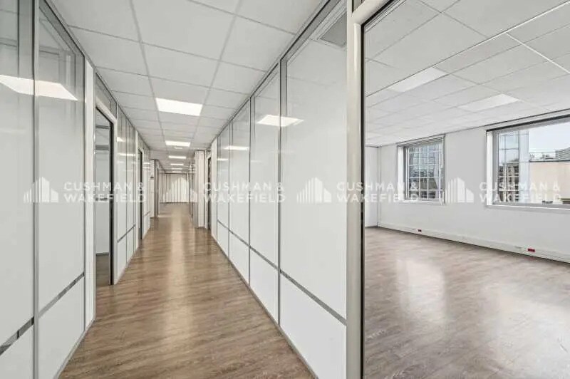 Bureau dans Montrouge à vendre - Photo de l’immeuble – Image 3 sur 15