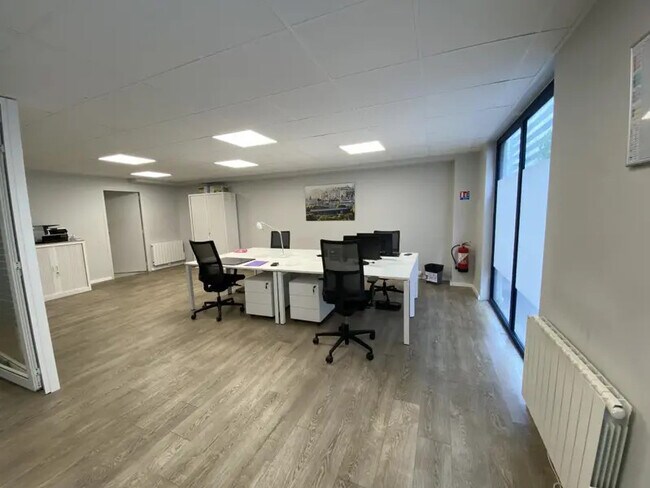 Plus de détails pour Bureau à vendre