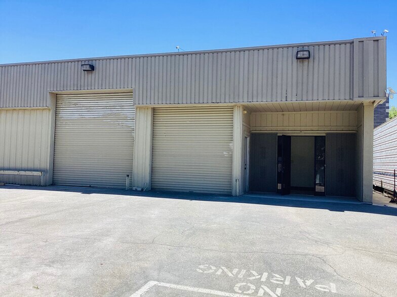 2152 N Briarwood Ave, Fresno, CA à louer - Photo de l’immeuble – Image 2 sur 28