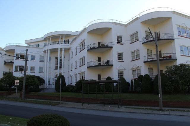 UBC Portfolio portefeuille de 2 biens à vendre sur LoopNet.fr - Photo de l’immeuble – Image 1 sur 2