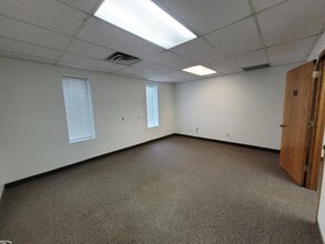 7671 Central Ave NE, Fridley, MN à louer Photo intérieure– Image 1 sur 3