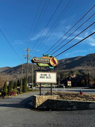Plus de détails pour 2878 Soco Rd, Maggie Valley, NC - Hôtellerie à vendre