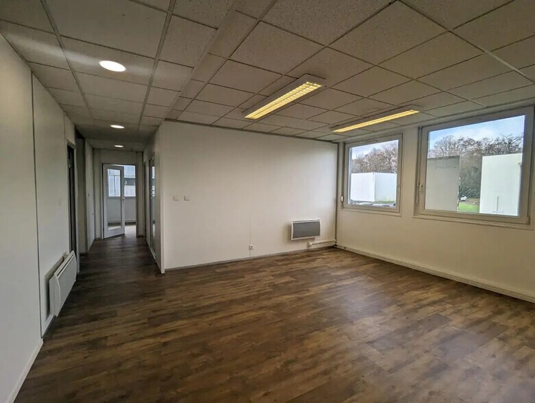 Bureau dans Gouesnou à louer - Photo de l’immeuble – Image 1 sur 4