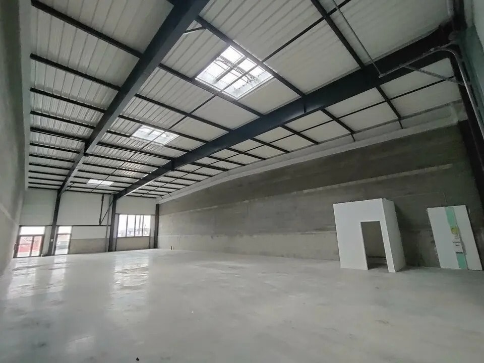 Local d'activités dans Bourgoin-Jallieu à vendre Photo intérieure– Image 1 sur 10