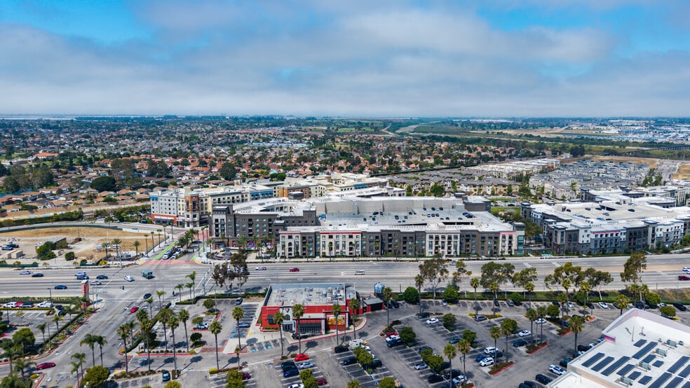 2620 Wagon Wheel Rd, Oxnard, CA à louer - Aérien – Image 2 sur 2