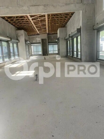 Local commercial dans Montévrain à louer - Photo de l’immeuble – Image 1 sur 1