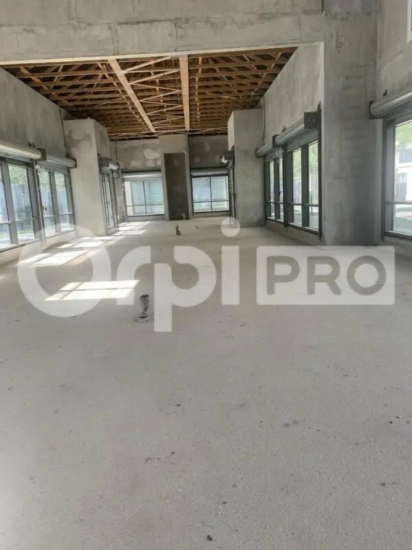 Plus de détails pour Local commercial à louer