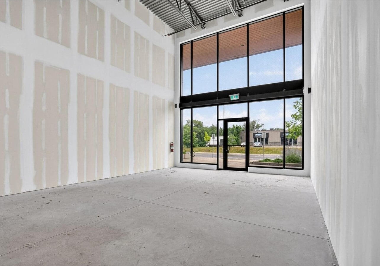530 Speers Rd, Oakville, ON L6K 2G3 - Lot 39 - - Photo intérieure - Image 1 of 3