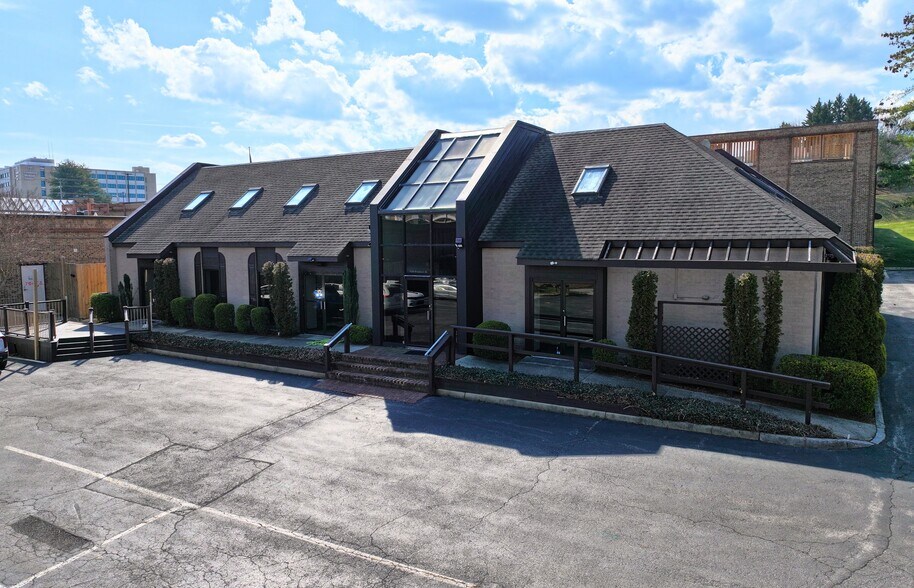 1630 Braeburn Dr, Salem, VA à vendre - Photo de l’immeuble – Image 3 sur 11