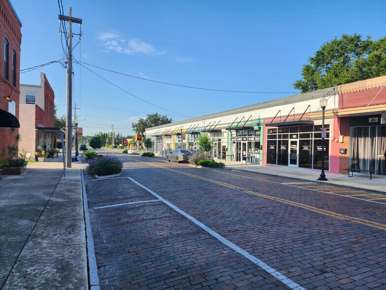 105-115 S Evers St, Plant City, FL à louer - Photo de l’immeuble – Image 2 sur 16