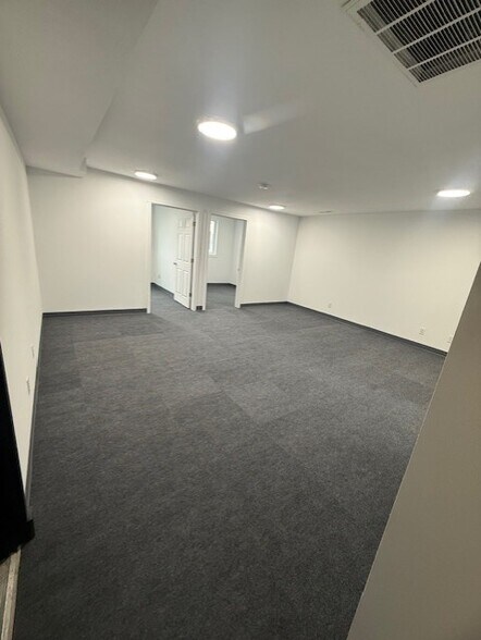 7817 Pacific Ave, Tacoma, WA à louer - Photo de l’immeuble – Image 2 sur 8