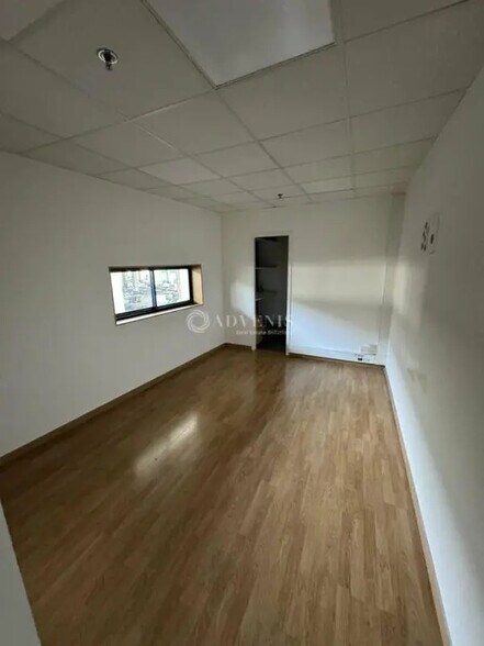 Bureau dans Juvignac à louer - Photo de l’immeuble – Image 1 sur 5