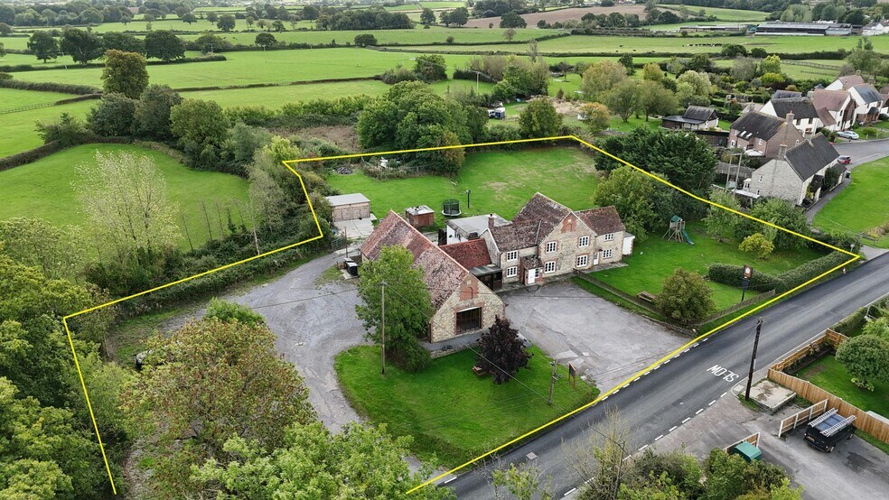 19 B3143, Pulham à vendre - Photo de l’immeuble – Image 1 sur 7