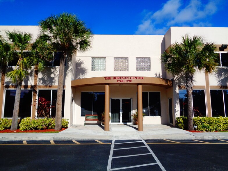 3740-3748 NW 124th Ave, Coral Springs, FL à louer - Photo de l’immeuble – Image 3 sur 7