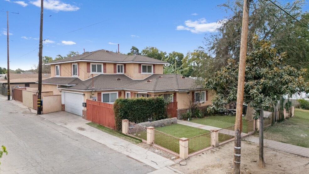 8720 Villa Dr, Whittier, CA à vendre - Photo de l’immeuble – Image 2 sur 56