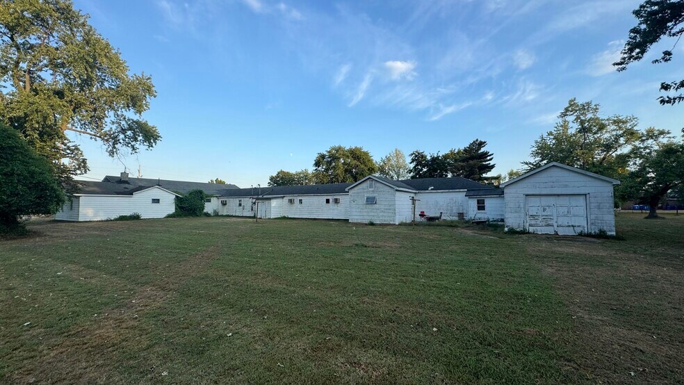 1950 N Illinois Ave, Carbondale, IL à vendre - Photo de l’immeuble – Image 2 sur 6