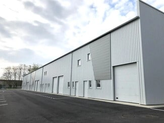 Plus de détails pour Local d'activités à louer